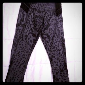 Lululemon black leopard crops